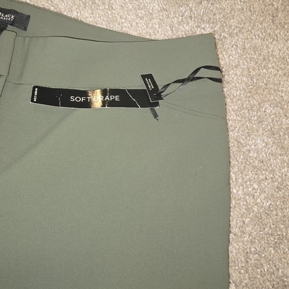 White House Black Market crop pants - Picture 4 of 7